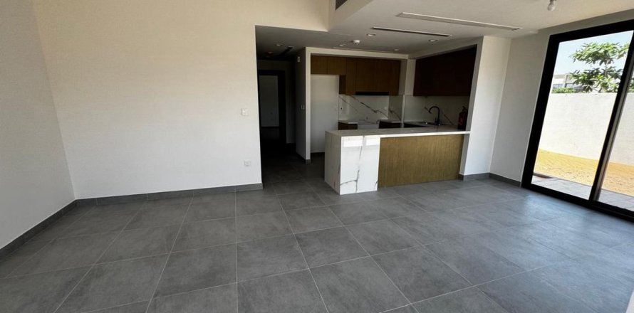 Таунхаус в Дубае, 4 спальни, 231.2м², № 14009