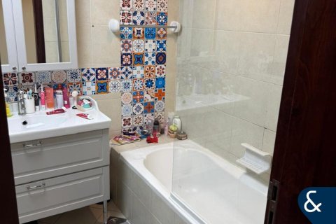 Apartment in Lake Almas West, Jumeirah Lake Towers, Dubai 2 bedrooms, 101 sq.m. № 76657 - photo 19