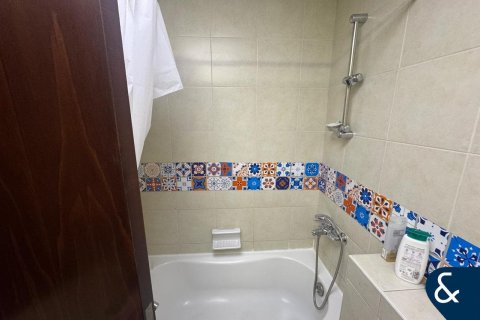 Apartment in Lake Almas West, Jumeirah Lake Towers, Dubai 2 bedrooms, 101 sq.m. № 76657 - photo 15