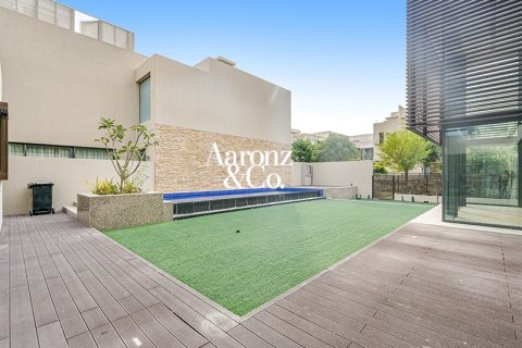 Villa in Mohammed Bin Rashid City, Dubai 4 bedrooms, 559 sq.m. № 112616 - photo 30