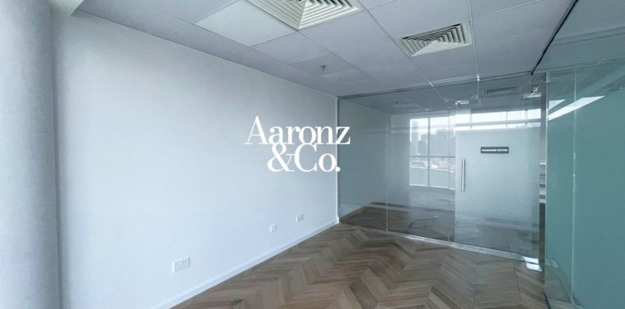Офис в Бизнес-Бэе, Дубай, 92м², № 112618