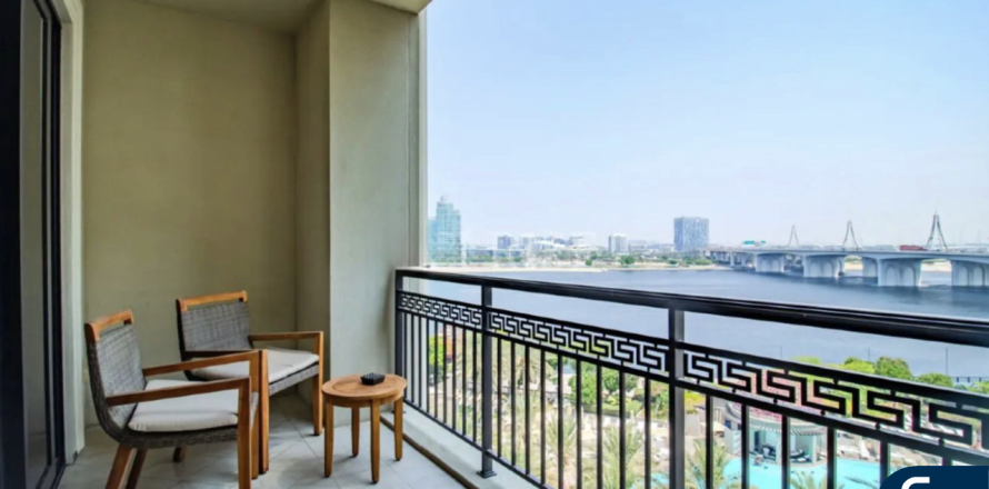 Квартира в Palazzo Versace, Culture Village, Дубай, 3 спальни, 208м², № 75081