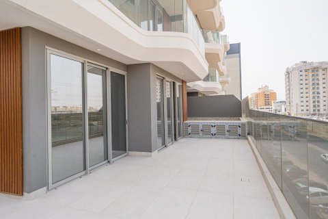 Apartment in Al Warsan, Dubai 4 bedrooms, 284.28 sq.m. № 138944 - photo 16