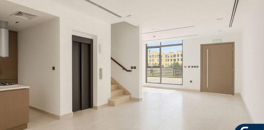 Townhouse in Jumeirah Village Circle, Dubai 4 bedrooms, 309 sq.m. № 75061