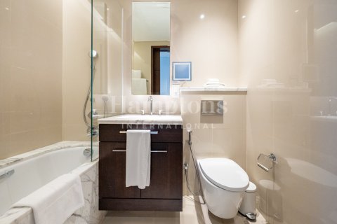 Снять в аренду квартиру в Даунтаун Дубай (Даунтаун Бурдж Дубай), Дубай: 5 спален, 290.69348700м², № 63497 - фото 1