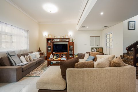 Villa in Dubai Sports City, Dubai 3 bedrooms, 195.04 sq.m. № 142070 - photo 5