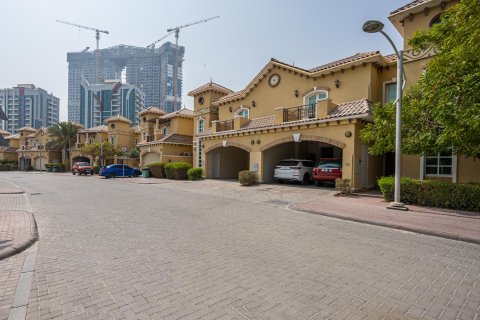 Villa in Dubai Sports City, Dubai 3 bedrooms, 195.04 sq.m. № 142070