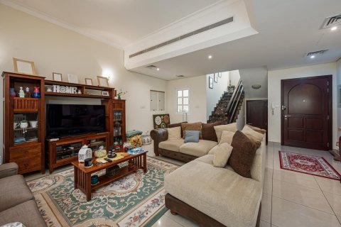 Villa in Dubai Sports City, Dubai 3 bedrooms, 195.04 sq.m. № 142070 - photo 4