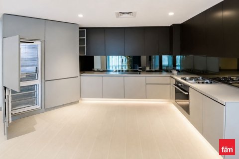 Apartment in Business Bay, Dubai 1 bedroom, 74.6 sq.m. № 111246 - photo 8