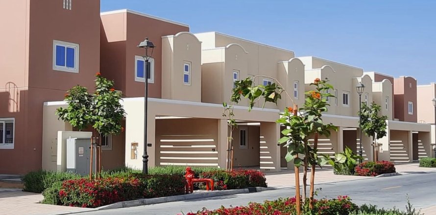Townhouse in Dubai 3 bedrooms, 161.3 sq.m. № 111250