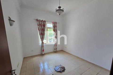 Villa en Jumeirah Islands, Dubai, 4 dormitorios, 987 m², № 57721 - foto 3