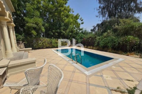 Villa en Jumeirah Islands, Dubai, 4 dormitorios, 987 m², № 57721 - foto 2
