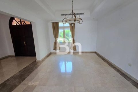 Villa en Jumeirah Islands, Dubai, 4 dormitorios, 987 m², № 57721 - foto 5
