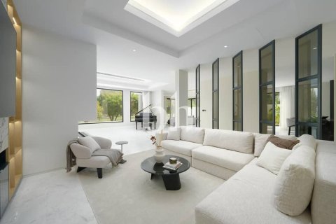 Villa in Jumeirah Golf Estates, Dubai 6 bedrooms, 851 sq.m. № 57699 - photo 2