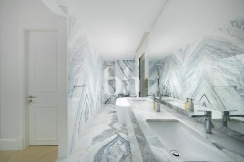 Villa in Jumeirah Golf Estates, Dubai 6 bedrooms, 851 sq.m. № 57699 - photo 18