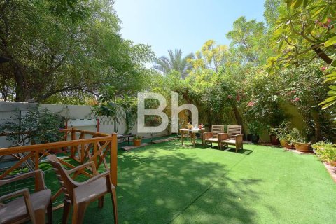 Villa in The Springs, Dubai 3 bedrooms, 255 sq.m. № 57700 - photo 9