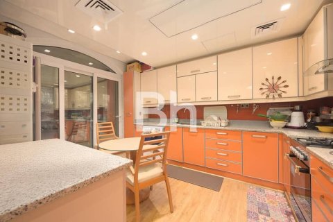 Villa in The Springs, Dubai 3 bedrooms, 255 sq.m. № 57700 - photo 4