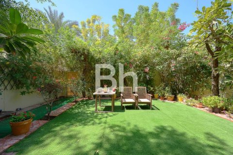 Villa in The Springs, Dubai 3 bedrooms, 255 sq.m. № 57700 - photo 17