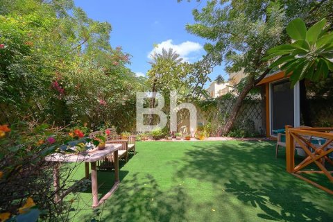 Villa in The Springs, Dubai 3 bedrooms, 255 sq.m. № 57700 - photo 16