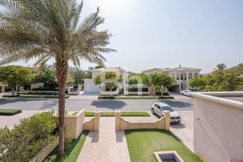 Villa in Arabian Ranches, Dubai 5 bedrooms, 640 sq.m. № 57723 - photo 1