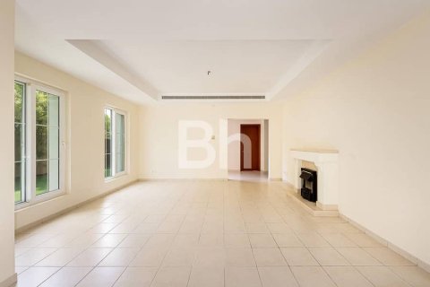 Villa in Arabian Ranches, Dubai 5 bedrooms, 640 sq.m. № 57723 - photo 3