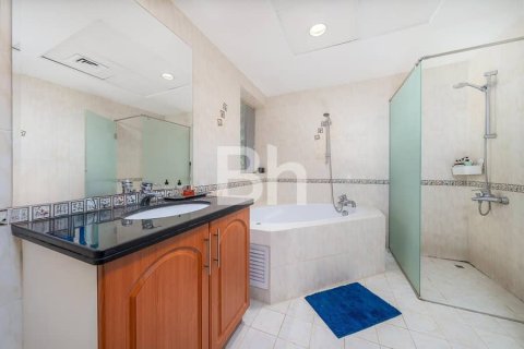Apartment in Dubai Marina, Dubai 1 bedroom, 125 sq.m. № 25002 - photo 6