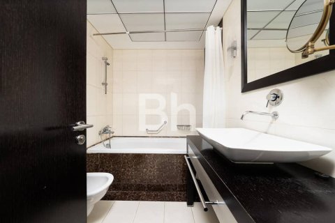 Apartment in Jumeirah Lake Towers, Dubai 1 bedroom, 92 sq.m. № 25003 - photo 4