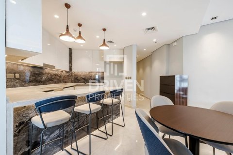 Apartment in Business Bay, Dubai 2 bedrooms, 137 sq.m. № 65451 - photo 13