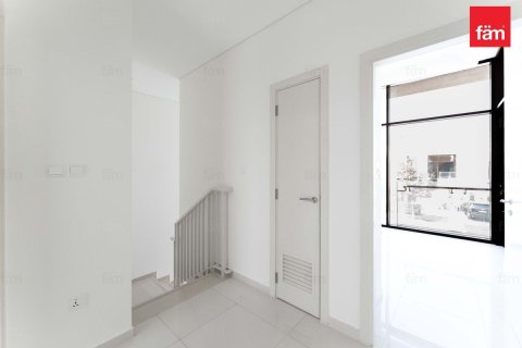 Снять в аренду виллу в Дубае: 3 спальни, 260.2м², № 91763 - фото 17