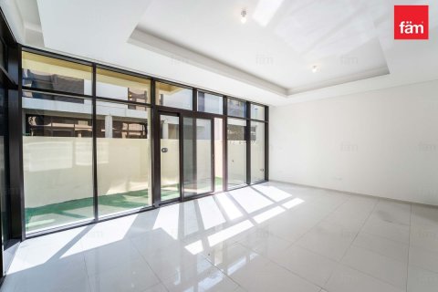 Снять в аренду виллу в Дубае: 3 спальни, 260.2м², № 91763 - фото 9