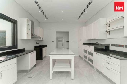Villa in Al Barsha, Dubai 5 bedrooms, 910.4 sq.m. № 49038 - photo 12