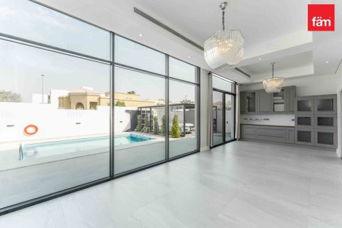 Villa in Al Barsha, Dubai 5 bedrooms, 910.4 sq.m. № 49038 - photo 3