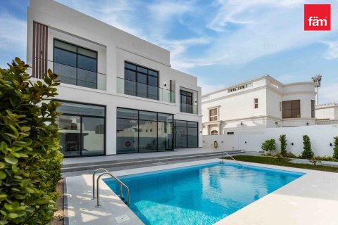 Villa in Al Barsha, Dubai 5 bedrooms, 910.4 sq.m. № 49038 - photo 20