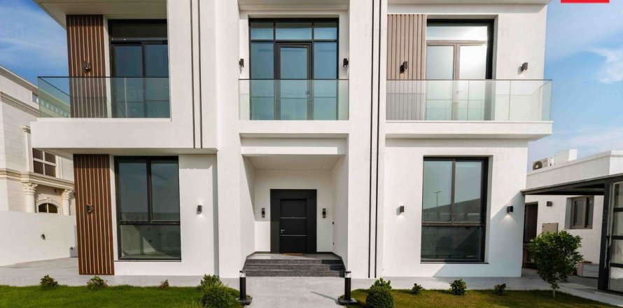 Villa in Al Barsha, Dubai 5 bedrooms, 910.4 sq.m. № 49038