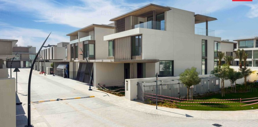 Таунхаус в Дубае, 3 спальни, 175м², № 72264