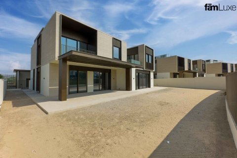 Купить виллу в Дубай Хилс Эстейт, Дубай: 5 спален, 821.5м², № 72262 - фото 1