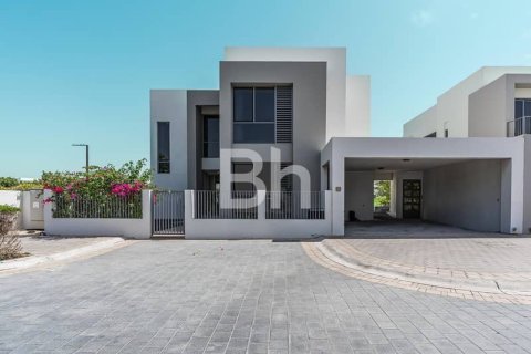 Villa in Dubai Hills Estate, Dubai 5 bedrooms, 395 sq.m. № 57639 - photo 1