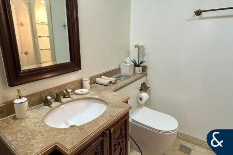 Купить квартиру в Old Town, Дубай: 4 спальни, 289м², № 99076 - фото 11