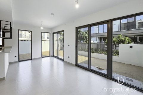 Villa in Dubai 4 bedrooms, 247.1 sq.m. № 77189 - photo 3