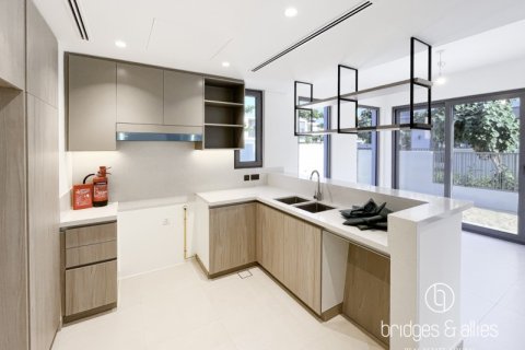 Villa in Dubai 4 bedrooms, 247.1 sq.m. № 77189 - photo 5