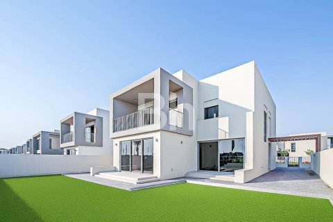 Снять в аренду виллу в Дубай Хилс Эстейт, Дубай: 4 спальни, 430м², № 21042 - фото 2