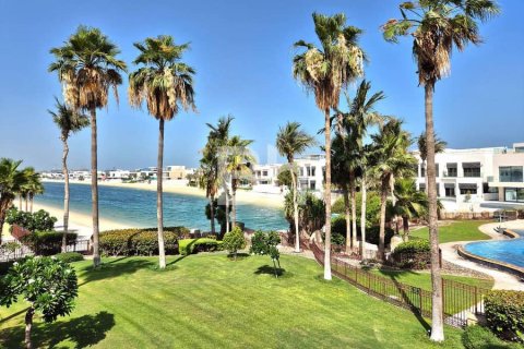 Villa en Palm Jumeirah, Dubai, 4 dormitorios, 470 m², № 21039 - foto 1