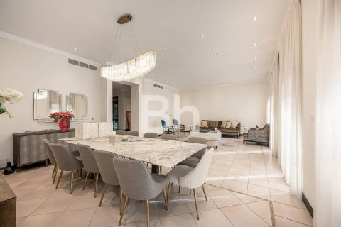 Villa in The Villa, Dubai 4 bedrooms, 469 sq.m. № 21041 - photo 1