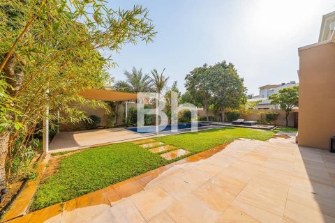 Villa in Arabian Ranches, Dubai 4 bedrooms, 354 sq.m. № 57196 - photo 18