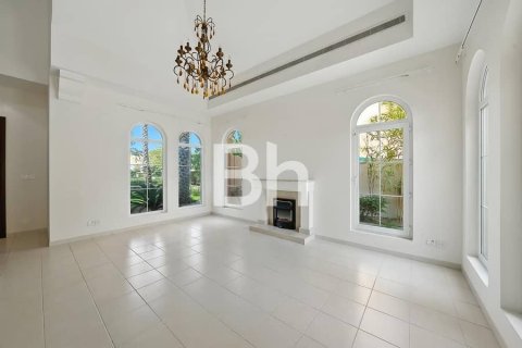 Villa in Arabian Ranches, Dubai 4 bedrooms, 354 sq.m. № 57196 - photo 12