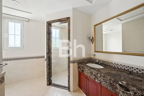 Villa in Arabian Ranches, Dubai 4 bedrooms, 354 sq.m. № 57196 - photo 10