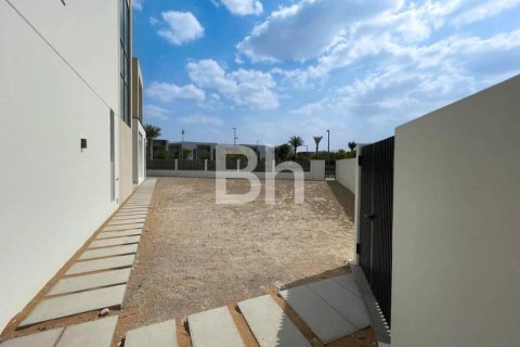 Villa in Arabian Ranches 3, Dubai 4 bedrooms, 611 sq.m. № 57216 - photo 6