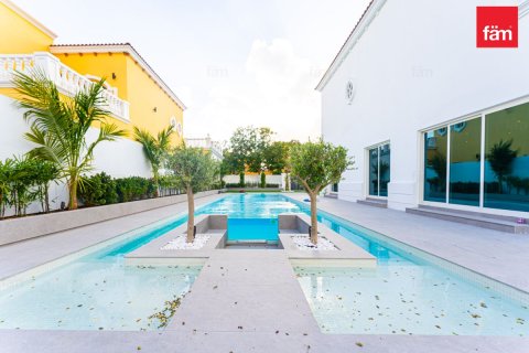 Villa en Dubai, 5 dormitorios, 801.7 m², № 90529 - foto 4