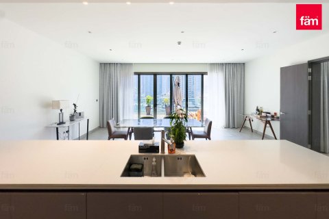 Apartment in Dubai Marina, Dubai 4 bedrooms, 368.1 sq.m. № 23159 - photo 13