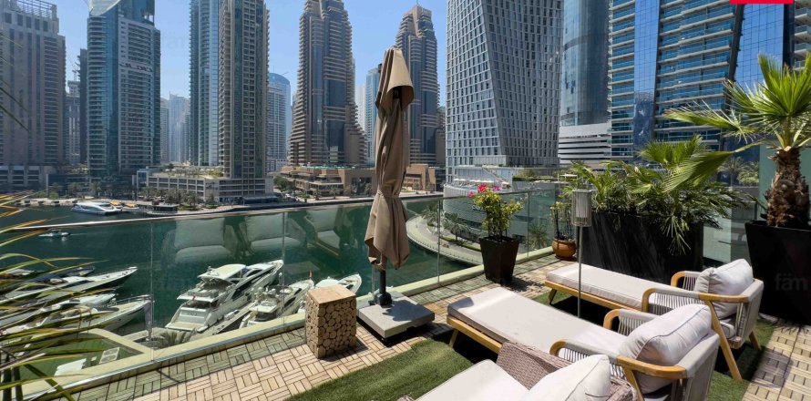 Apartment in Dubai Marina, Dubai 4 bedrooms, 368.1 sq.m. № 23159